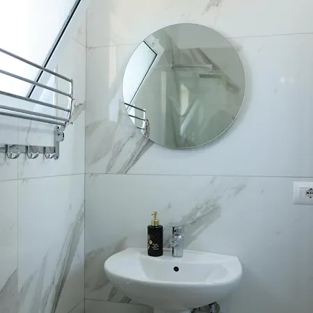 Dodaj Apartment *