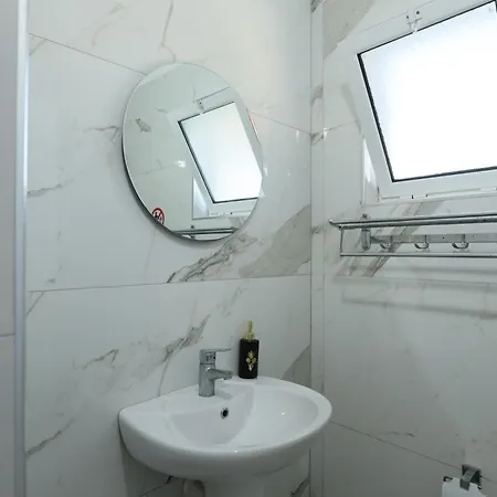 Dodaj Apartment *